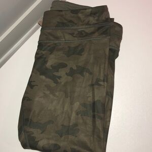 Lululemon Leggings (Rare-CROPPED